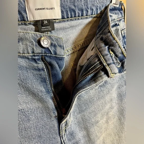 Current/Elliott Jeans light blue denim. Frayed ankle length. Ladies‎ Size 24 - Picture 4 of 11